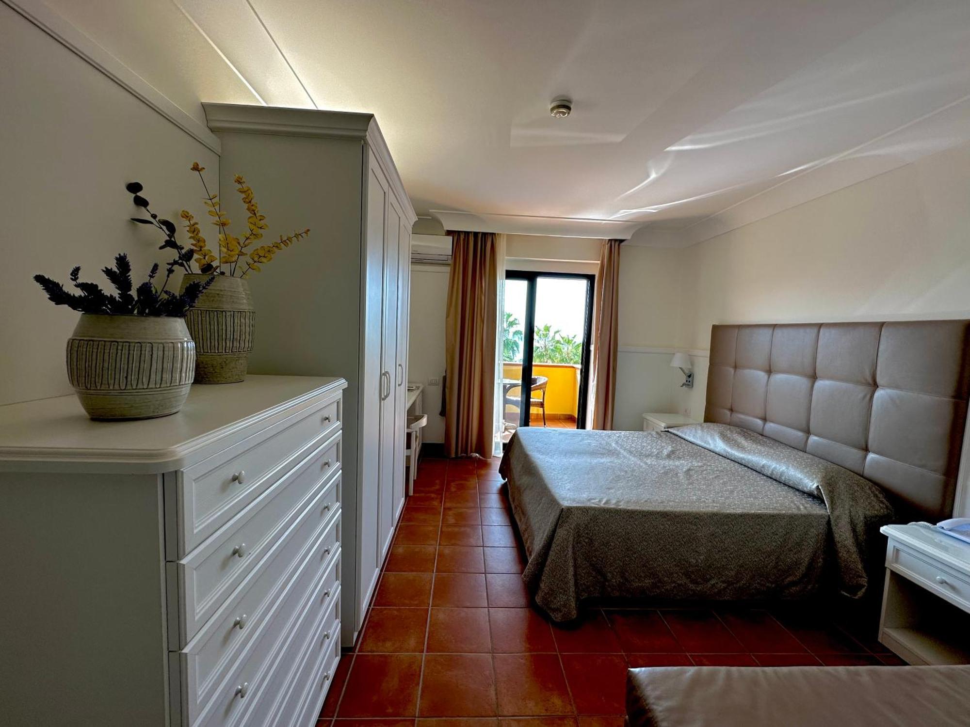 Baia Di Ulisse Wellness & Spa San Leone Exterior foto
